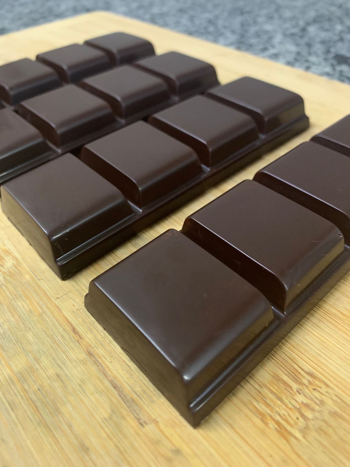 Dark Chocolate Beeghee Bars 80 g